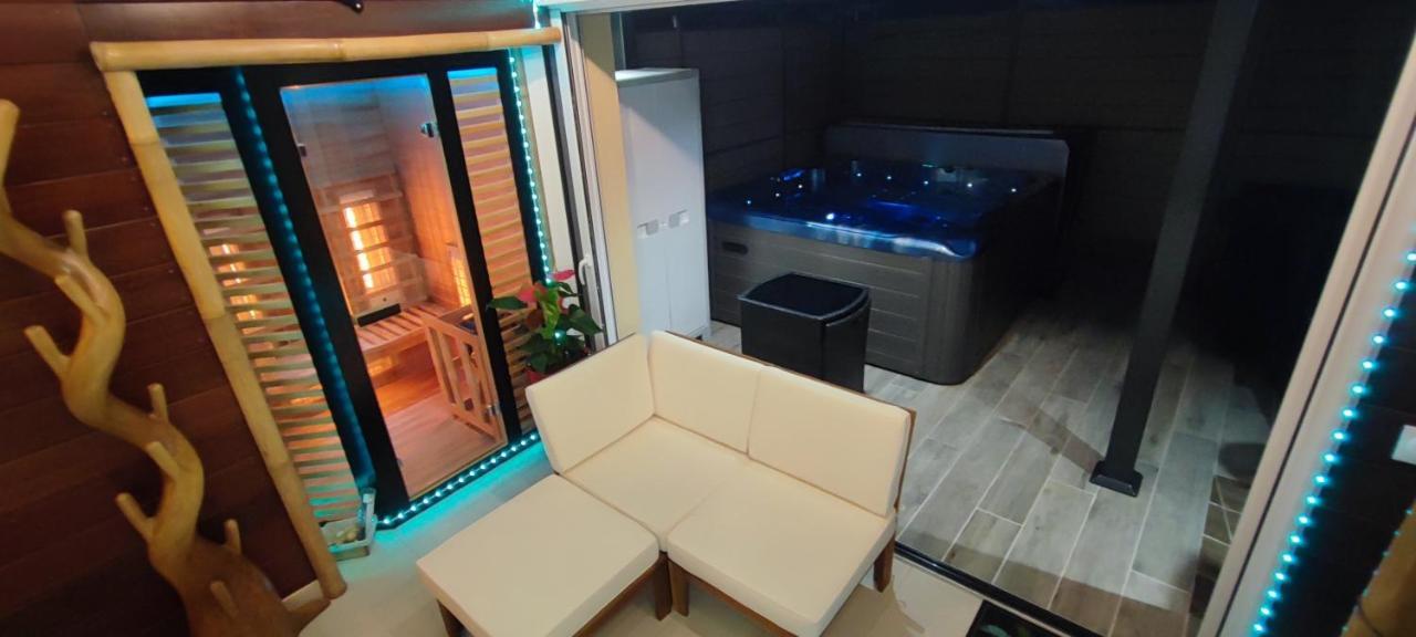 La Kaz Rhumantique Sauna And Spa Privatif La Rivière-Saint-Sauveur Extérieur photo