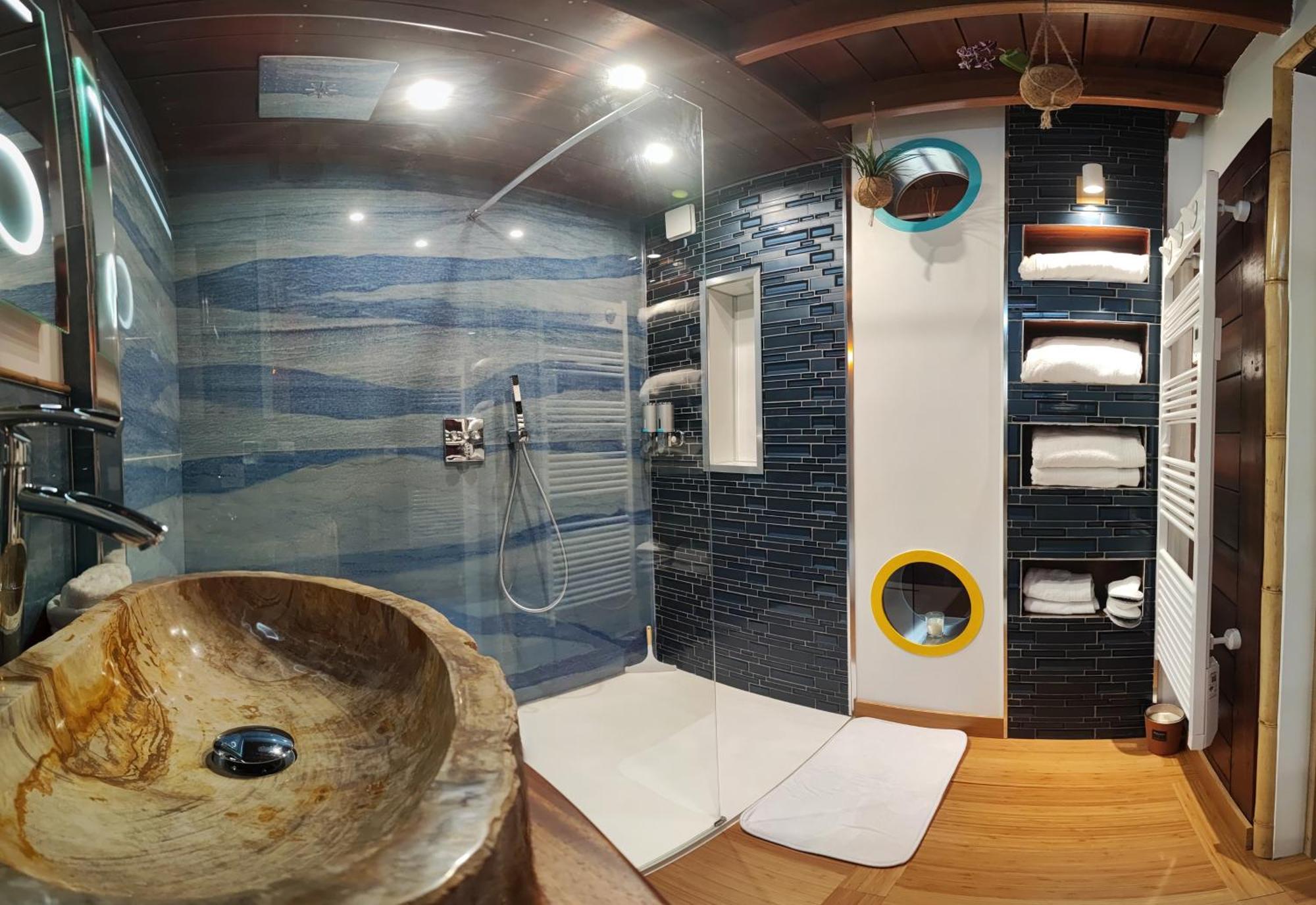 La Kaz Rhumantique Sauna And Spa Privatif La Rivière-Saint-Sauveur Extérieur photo